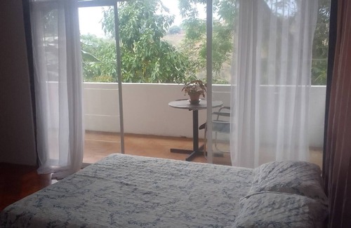 Caucaguita Bed & Breakfast | Cozy Room with mountain view