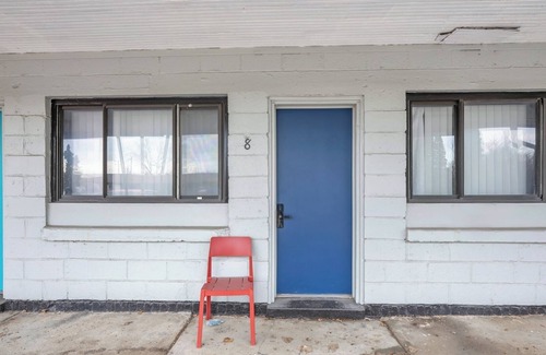 Riverview Apartment | Cozy Room with Private Bath in Brownstown