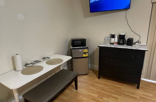 Tamarac House | Cozy room with private bathroom and entrance