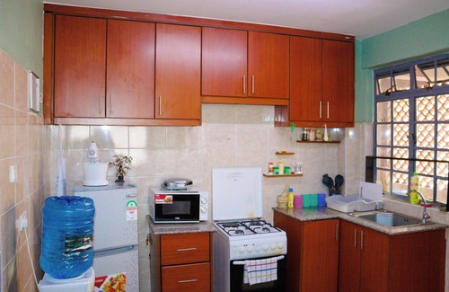 Mlolongo Apartment | Cozy Rooms JKIA (Apartment with 5 Beds and 15min to JKIA, can sleep 7)