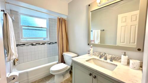 Temple Terrace House | Cozy Rooms near Busch Gardens