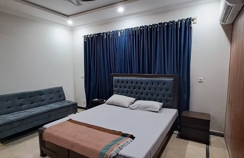 G-7 Sector Bed & Breakfast | Cozy Rooms Near ISB Airport Located in Sector F-15/2