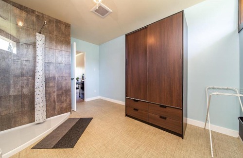Southwest Edmonton House | Cozy Rooms near UofA