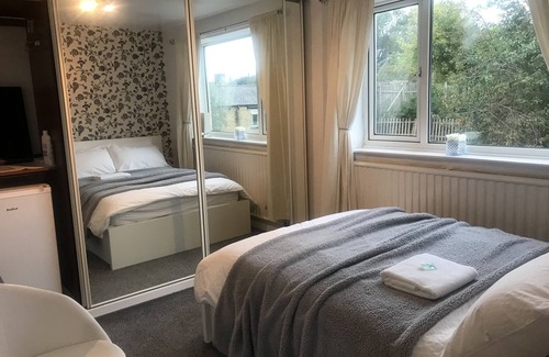Bradford Bed & Breakfast | Cozy rooms, parking, wifi, semi-rural, great road networks, off-road cycling.