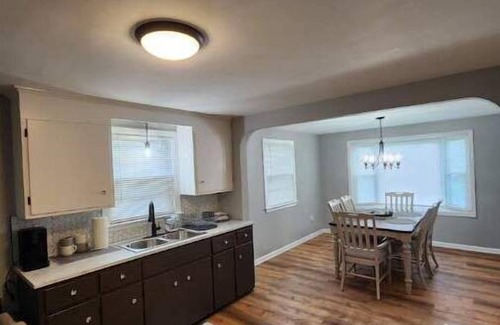 Lackawanna House | Cozy & Roomy 3BR 8-9min to Buffalo Bills or Downtown