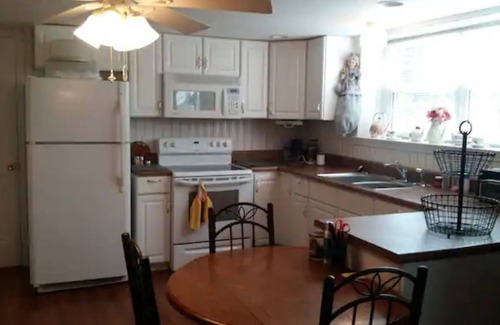 Graysville Apartment | Cozy Rosecrest Suite, 1 min to I-75, full kitchen, sleeps 4, Safe area