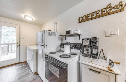 Ruidoso Cottage | Cozy Ruidoso Cabin Rental w/Private Hot Tub!