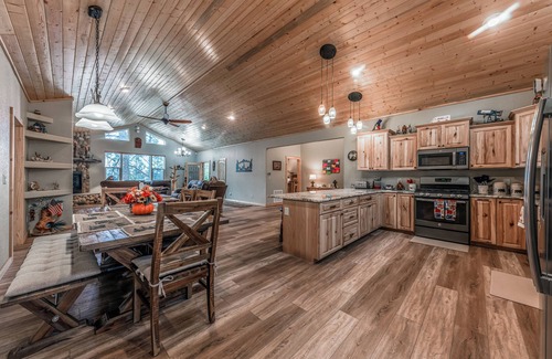 Ruidoso Cabin | Cozy Ruidoso Cabin w. Hot Tub, Fireplace & Wooded Escape