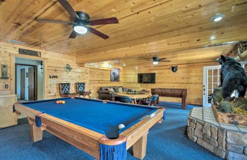 Ruidoso House | Cozy Ruidoso Cabin with Hot Tub and Game Room!