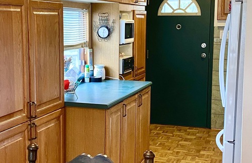 Highlands East Cabin | Cozy, rustic, 2-bedroom lake view retreat
