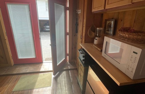 East Haven  Rutland County Cabin | Cozy Rustic Cabin, Mountain Views, Hot Tub, Fire Pit in Rutland