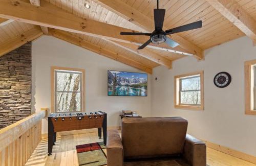 Sugar Mountain House | Cozy Rustic Cabin