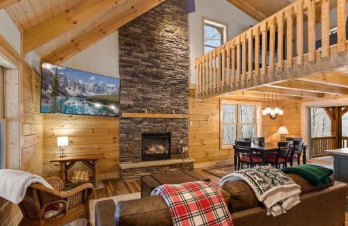 Sugar Mountain House | Cozy Rustic Cabin