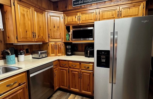 Nisswa Cabin | Cozy rustic cabin with WIFI, near Nisswa and on the Gull Lake Chain!