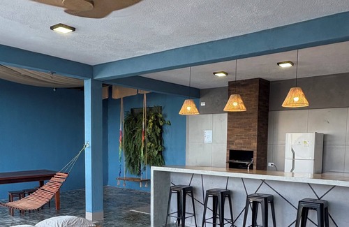 Maringa House | Cozy Rustic Retreat with pool, gourmet area, 2 bedrooms with 16 beds