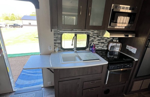 Big Stone City House | Cozy RV at Tranquility Bay with AC