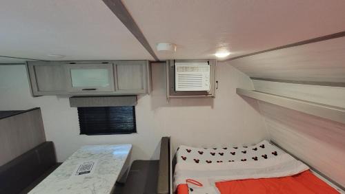 Orlando Other | Cozy RV Escape 7 Min to Universal