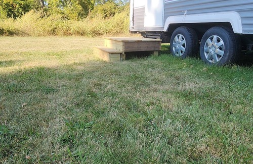 Alexandria House | Cozy RV in Enjoyable Alexandria with AC, WiFi, Mini Pig Rescue and Sanctuary.