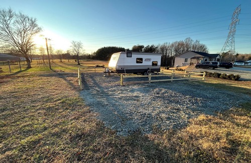 Winston - Salem House | Cozy RV in Pleasant Winston-Salem with AC, WiFi