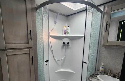 Margate House | Cozy RV Located in a safe neighborhood, in a gated big yard of a quiet home.