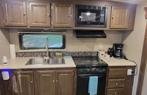 Battletown House | Cozy RV on the river.