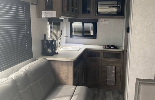 Jordan Valley House | Cozy RV1 with WiFi and AC near Owyhee Reservoir, Leslie's gulch, Three Forks.