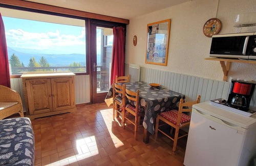Saint-Michel-de-Chaillol Apartment | Cozy Studio for 4 - Central Location, South Balcony, Panoramic View