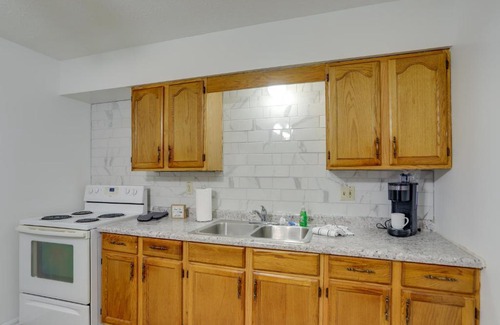 Sandusky Apartment | Cozy Sandusky Apartment about 4 Mi to Cedar Point!