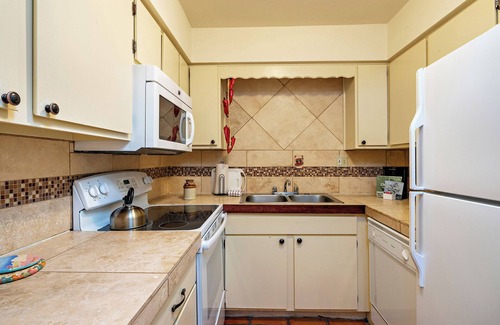 Northeast Santa Fe Hotel | Cozy Santa Fe Retreat: Fireplace, Walk to Plaza