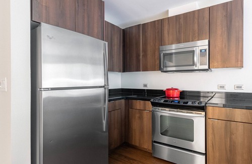 The Villas Apartment | Cozy Santana Row 1BR w/Pool, Gym, nr. Googleplex Campus by Blueground