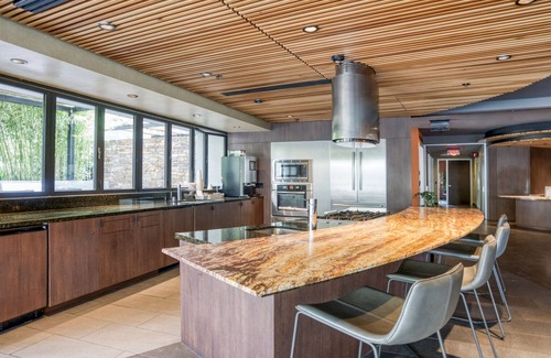 The Villas Apartment | Cozy Santana Row 1BR w/Pool, Gym, nr. Googleplex Campus by Blueground