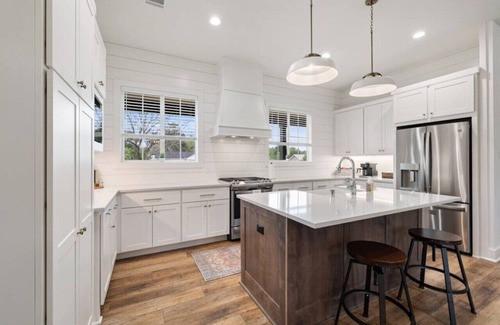 New Ulm House | Cozy, sassy & fun! NEW modern farmhouse!