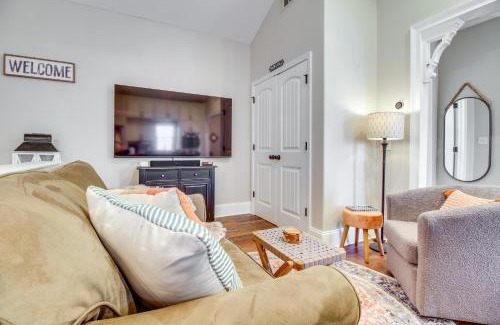Thomas Square Apartment | Cozy Savannah Vacation Rental with Fenced Courtyard!