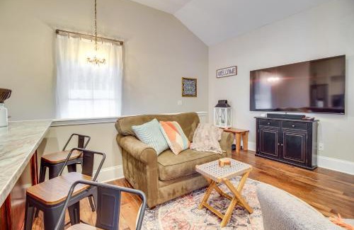 Thomas Square Apartment | Cozy Savannah Vacation Rental with Fenced Courtyard!