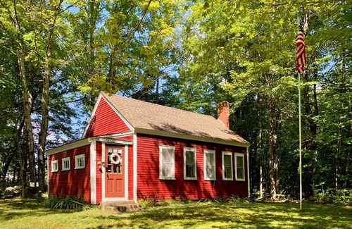 Sandwich Cottage | Cozy Schoolhouse in charming Sandwich with WiFi, AC