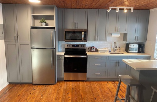Alice Town House | COZY SEASIDE 2 BED/2 BATH COTTAGE IN ALICE TOWN, BIMINI, BAHAMAS