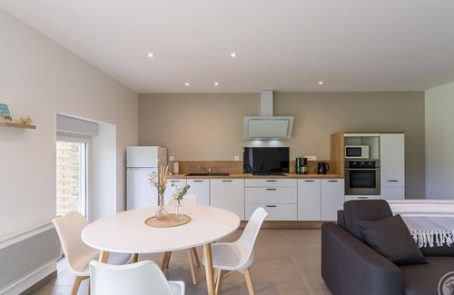 Anneville-sur-Mer Cottage | Cozy Seaside Cottage with Private Garden and Terrace, Near Protected Havre de Geffosses