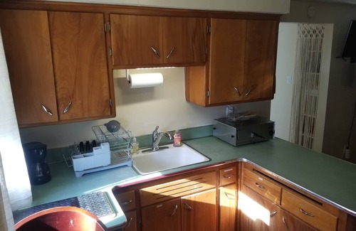Milwaukee House | Cozy secluded 1-bedroom bungalow w/AC, WiFi in superb Milwaukee. Pet friendly