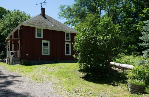 Glendale House | Cozy Secluded Cabin in the Berkshires