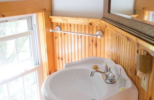 Glendale House | Cozy Secluded Cabin in the Berkshires