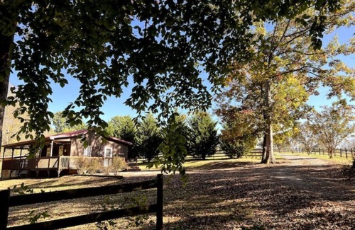 Mocksville Cabin | Cozy Secluded Cabin on 50 Acre Horse Ranch