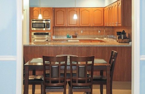 Downtown Apartment | Cozy secluded centrally located 2 bedroom in Freeport with a private pool