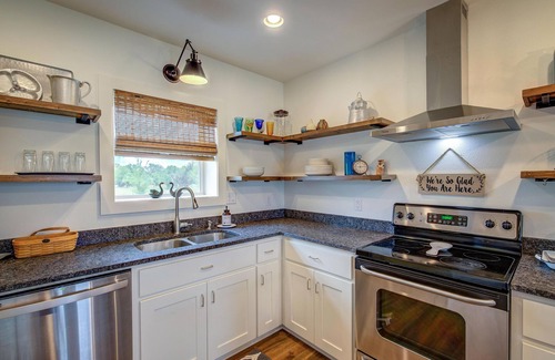 Greenville Cottage | Cozy, secluded country home on acreage and pond! *Wild Blue Yonder*