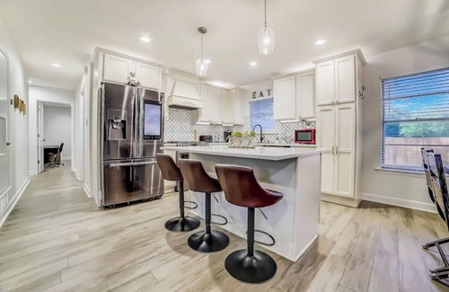 North San Antonio - SAT House | Cozy Secluded Home away from Home minutes away from airport/major attractions