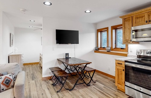 Turtle Lake House | Cozy & secluded studio - quiet location near town, hiking, & skiing