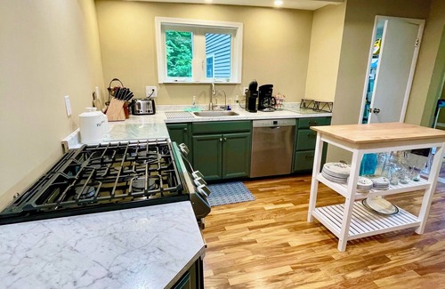 Moravia Villa | Cozy secluded villa-hot tub, panoramic view, waterfalls, gorge-south skaneateles