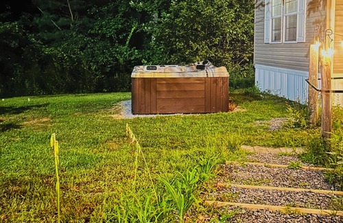 Sevierville House | Cozy, Secluded w/Hot Tub-Quiet mountain Home! Nearby Foothills Pkwy & Dollywood!