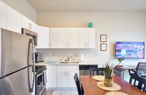 Salt Lake City Apartment | Cozy*Secure*Easy Ski Access*Hot Tub*Gated Parking