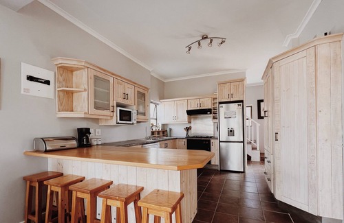 Struisbaai House | Cozy Self Catering House in Struisbaai close to the Most Southern Tip of Africa.