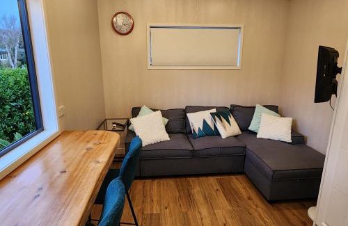 Palmerston North Apartment | Cozy self contained Tiny Home
